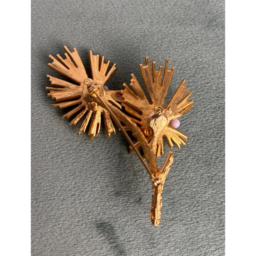 Vintage Gold Tone Flower Brooch Pin‎ Pink Bead Floral Statement Jewelry P121